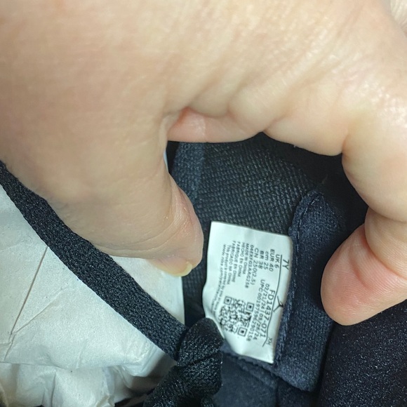 Nike Youth size 7 Black and Gold High-Top Sneakers - Picture 8 of 9